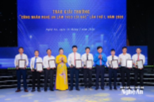 Nghệ An trao Giải thưởng Công nhân làm theo lời Bác