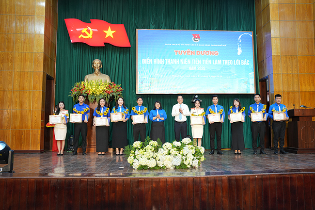 Tuyên dương 20 thanh niên tiên tiến làm theo lời Bác