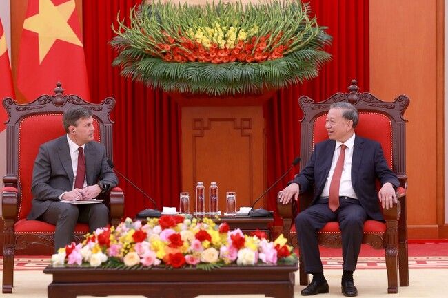 Tổng Bí thư Tô Lâm tiếp Giám đốc Học viện Tổng thống Liên bang Nga