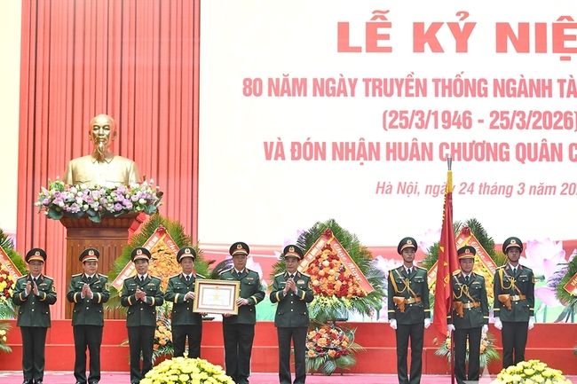 Cục Tài chính (Bộ Quốc phòng) đón nhận Huân chương Quân công hạng Nhì