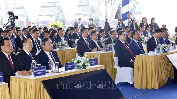 Chủ tịch Quốc hội dự Lễ khởi công Dự án Trục Đại lộ Cảnh quan sông Hồng