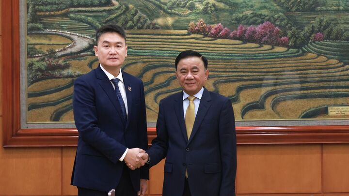 [Ảnh] Đồng chí Thường trực Ban Bí thư Trần Cẩm Tú tiếp Đoàn Trung ương Đoàn Thanh niên Nhân dân Cách mạng Lào