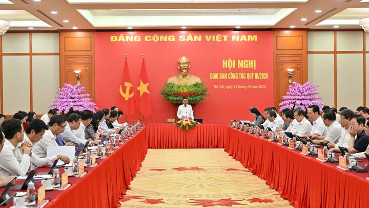 [Ảnh] Đồng chí Thường trực Ban Bí thư Trần Cẩm Tú chủ trì Hội nghị giao ban công tác quý III năm 2026