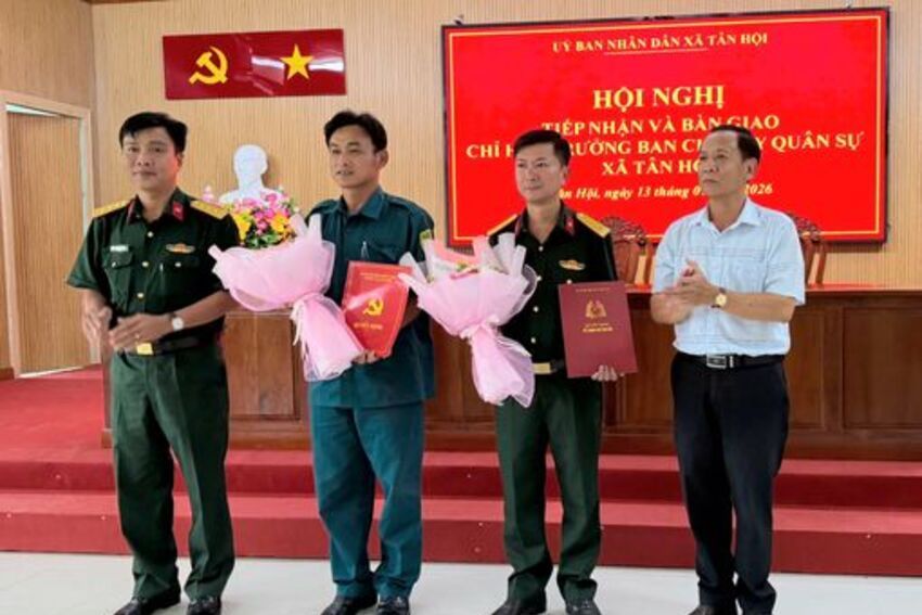 Trung tá Hồ Văn Minh giữ chức Chỉ huy trưởng Ban Chỉ huy Quân sự xã Tân Hội 