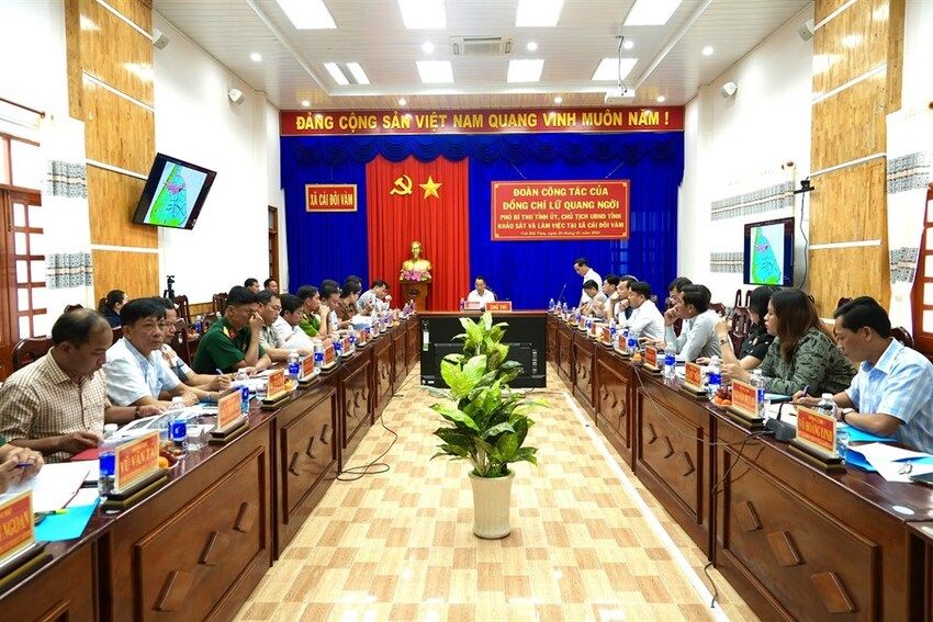 Chủ tịch UBND tỉnh làm việc với xã Cái Đôi Vàm về triển khai mô hình chính quyền địa phương 02 cấp