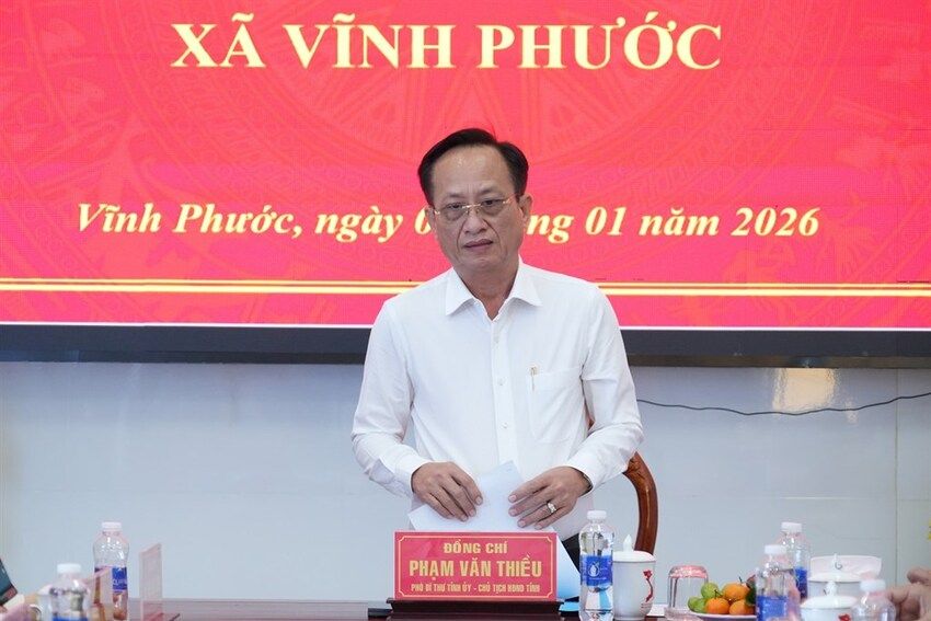 Phó Bí thư Tỉnh ủy, Chủ tịch HĐND tỉnh Phạm Văn Thiều làm việc với xã Vĩnh Phước về vận hành chính quyền địa phương 2 cấp