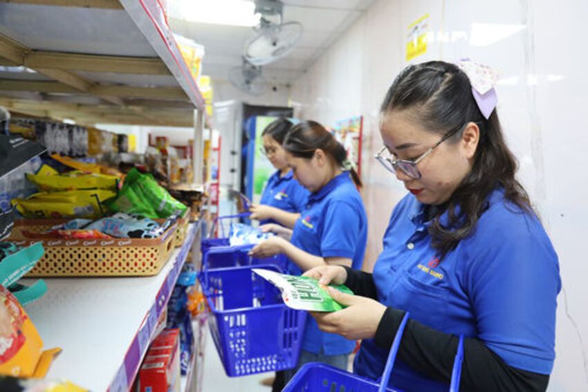 Chăm lo Tết cho đoàn viên, người lao động