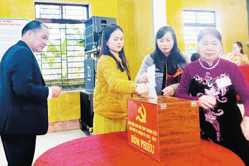 Chi bộ thôn Đoàn Kết: Phát huy vai trò “hạt nhân” của đảng viên