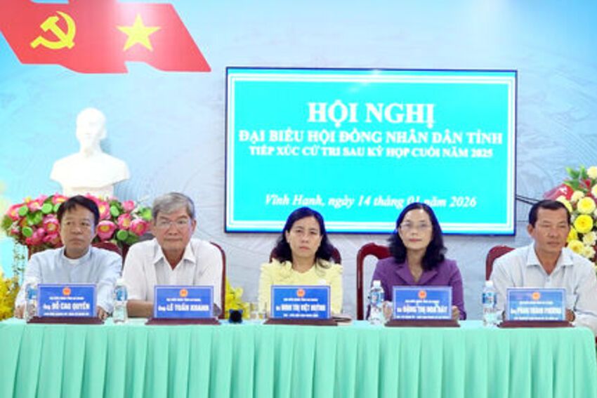 Phó Chủ tịch HĐND tỉnh An Giang Đinh Thị Việt Huỳnh tiếp xúc cử tri 2 xã Vĩnh Hanh và Cần Đăng