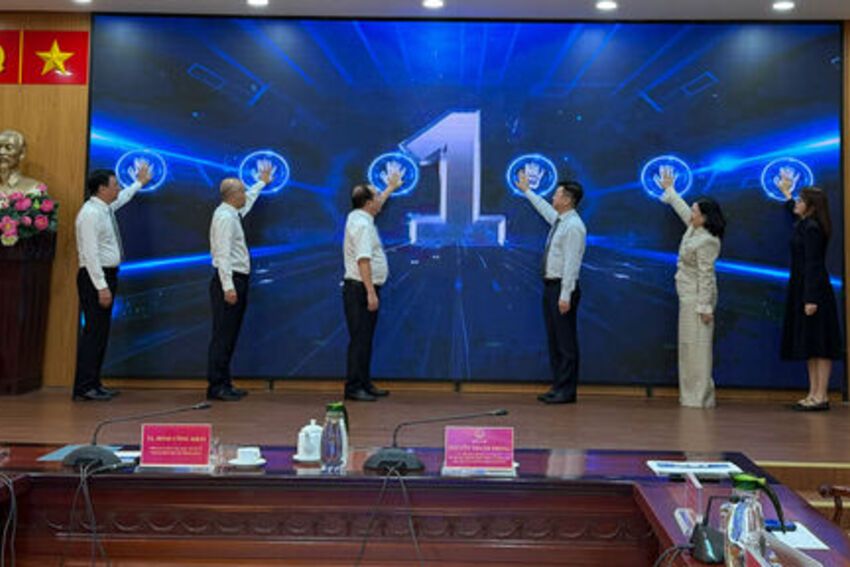 Mở lối đổi mới sáng tạo và chuyển đổi số