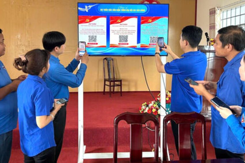 Người trẻ “phủ xanh” mạng xã hội