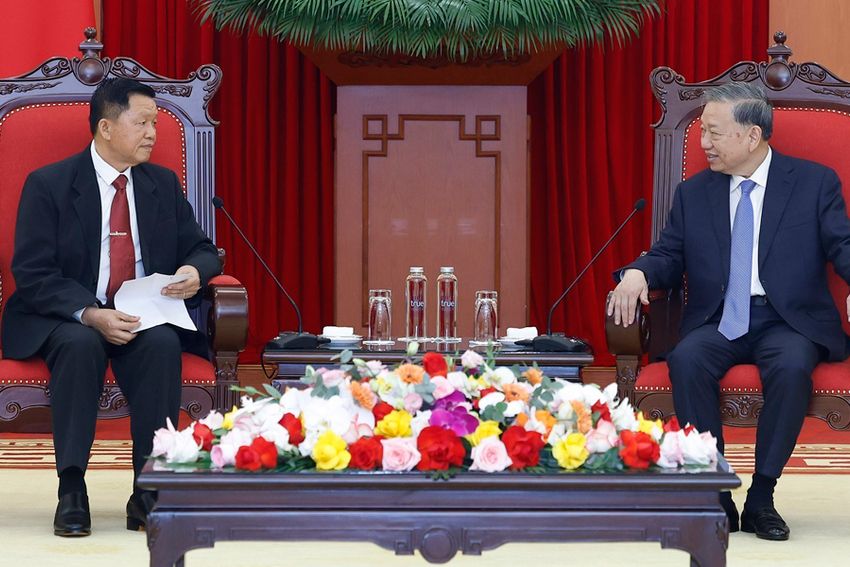 Tổng Bí thư Tô Lâm tiếp Bộ trưởng Bộ Công an Lào