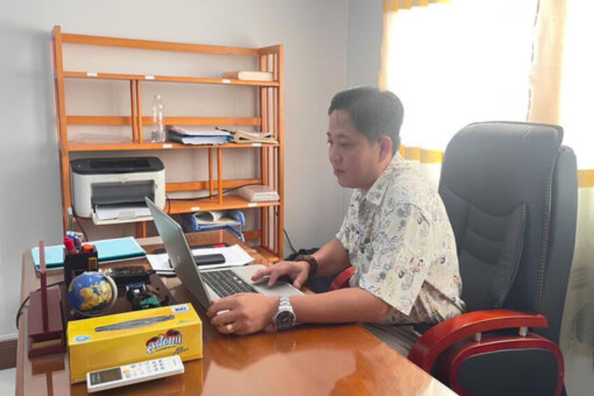 Cán bộ xã thích ứng môi trường số