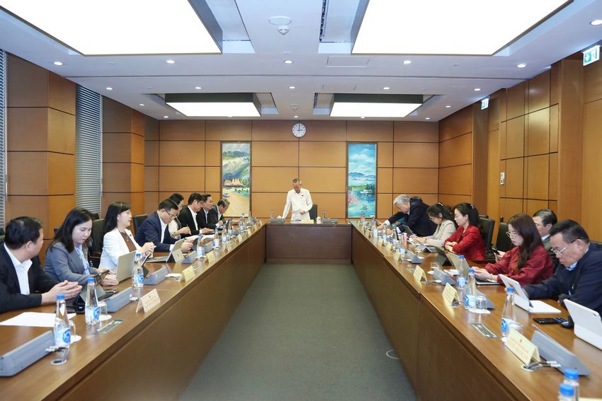 Hôm nay (4/12), Quốc hội thảo luận ở hội trường về báo cáo nhiệm kỳ của Chủ tịch...