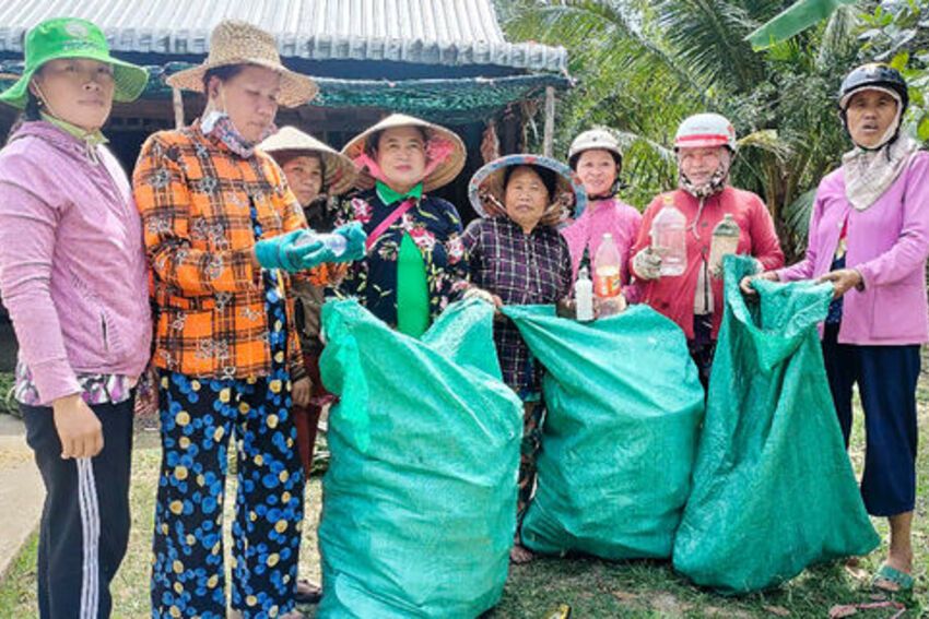 Học Bác từ những việc nhỏ