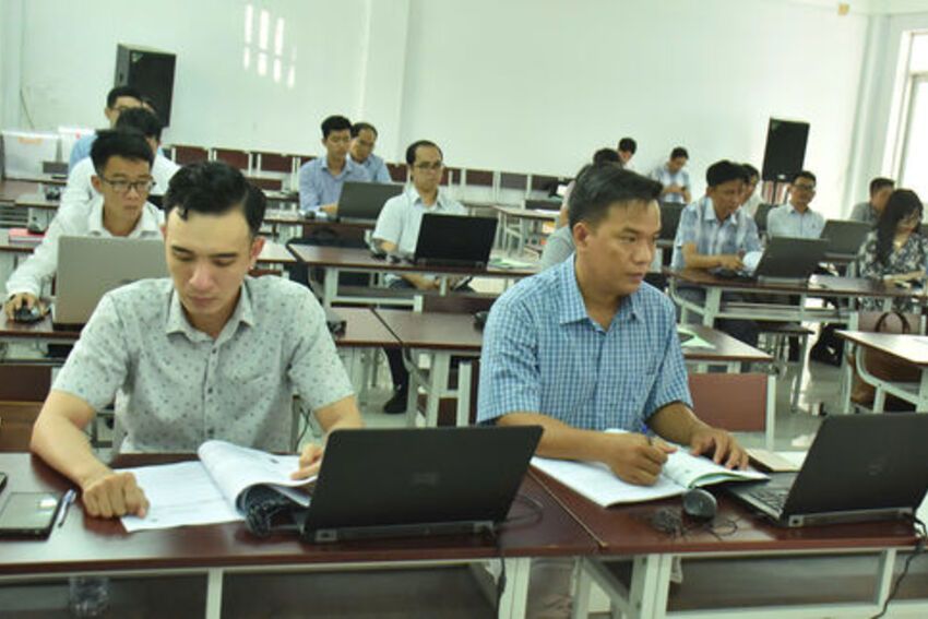 Đầu tư nguồn lực cho phát triển khoa học, công nghệ, chuyển đổi số