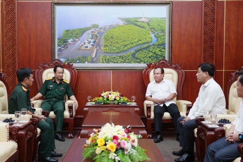 Phó Chủ tịch UBND tỉnh Nguyễn Minh Luân tiếp đoàn Bệnh viện Quân y 121