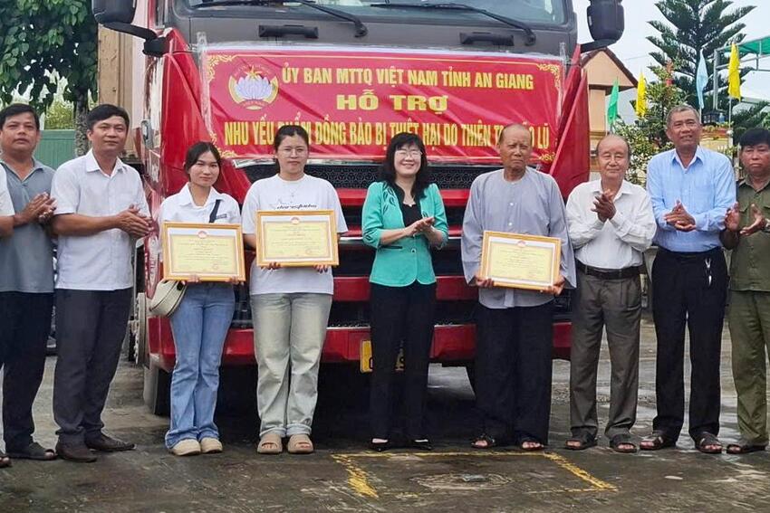 Học Bác từ việc làm thiết thực, gắn đạo với đời