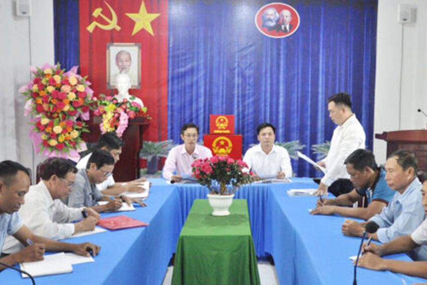 Làm hết việc chứ không hết giờ