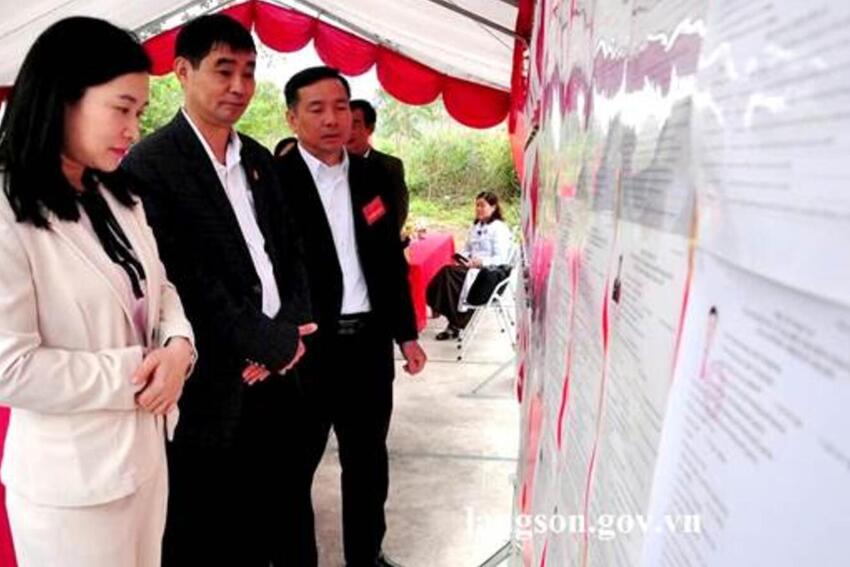 Đồng chí Trần Thanh Nhàn, Phó Chủ tịch UBND tỉnh dự khai mạc và bỏ phiếu bầu đại biểu Quốc hội khóa XVI và đại biểu HĐND các cấp nhiệm kỳ 2026 – 2031 tại xã Na Dương