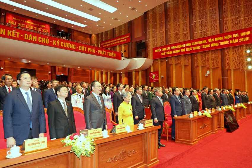 Đồng chí Nguyễn Xuân Thắng, Ủy viên Bộ Chính trị, dự khai mạc Đại hội đại biểu Đảng bộ tỉnh Quảng Ninh lần thứ XVI