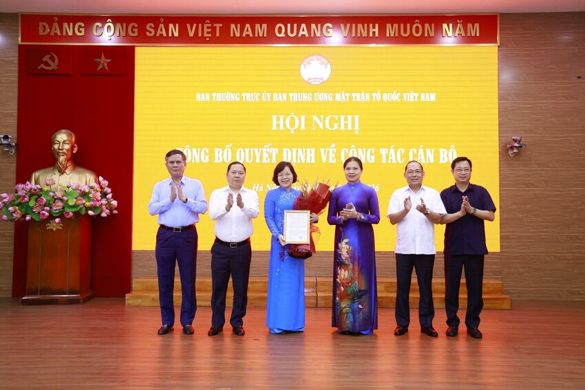 Ban Thường trực Ủy ban Trung ương MTTQ Việt Nam tổ chức Hội nghị công bố Quyết định về công tác cán bộ