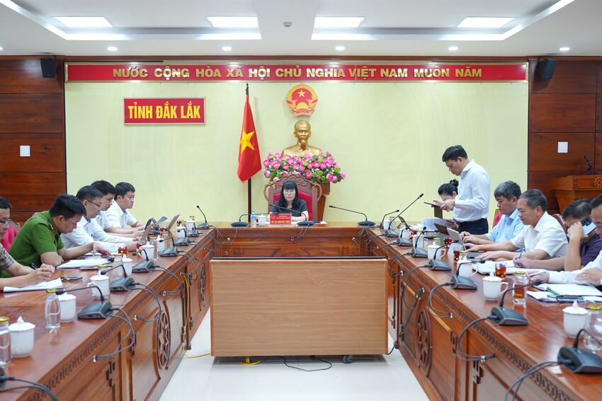 UBND tỉnh Đắk Lắk làm việc với MobiFone Đắk Lắk về triển khai thỏa thuận hợp tác chuyển đổi số