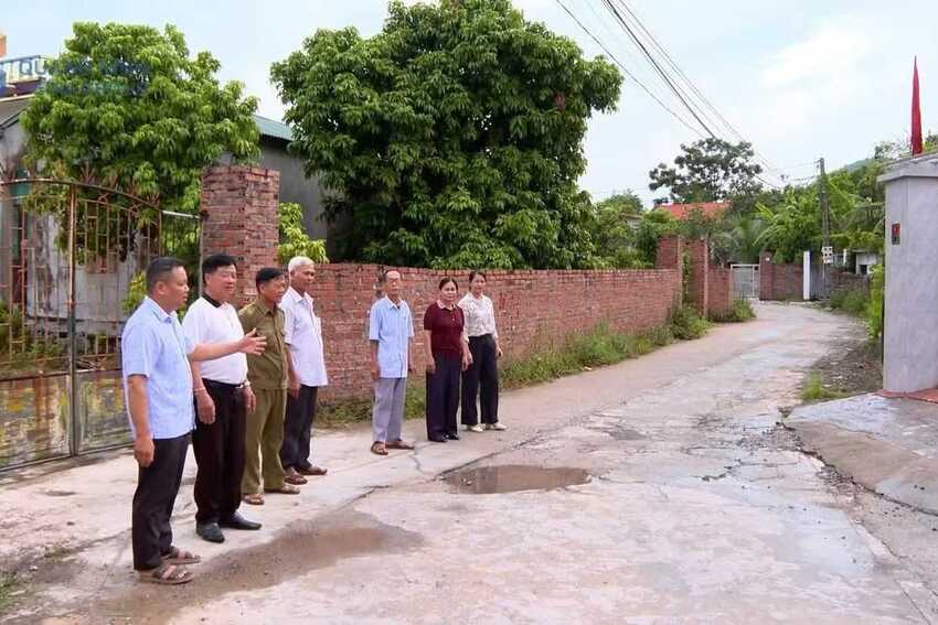 Giám sát để dân chủ thực chất