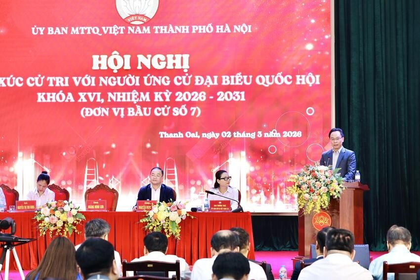 Quyền Bộ trưởng Hoàng Minh Sơn và các ứng cử viên đại biểu Quốc hội tiếp xúc cử tri