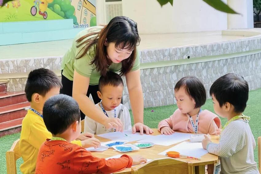 Ban hành Thông tư quy định chế độ làm việc đối với giáo viên mầm non