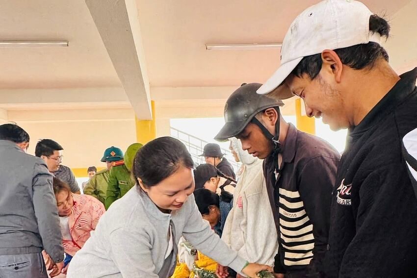 Các phường, xã kết nghĩa hướng về vùng lũ