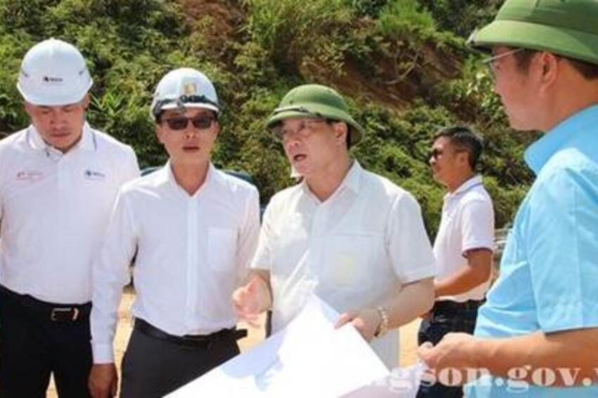 Đồng chí Bí thư Tỉnh ủy kiểm tra thực địa dự án tuyến cao tốc cửa khẩu Hữu Nghị-Chi Lăng