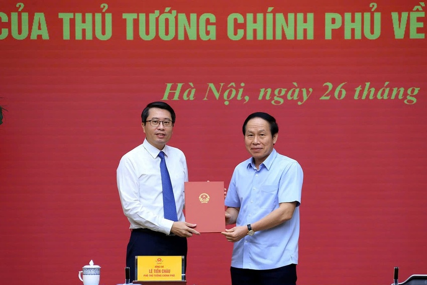 Công bố Quyết định bổ nhiệm đồng chí Trần Anh Tiến giữ chức Phó Chủ nhiệm Văn phòng Chính phủ