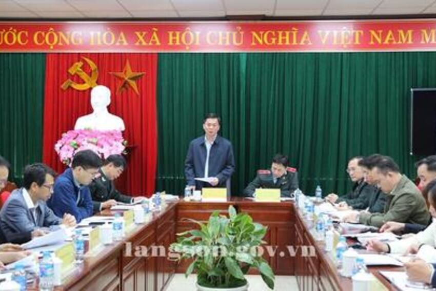 Lãnh đạo UBND tỉnh đối thoại với công dân tại phường Đông Kinh