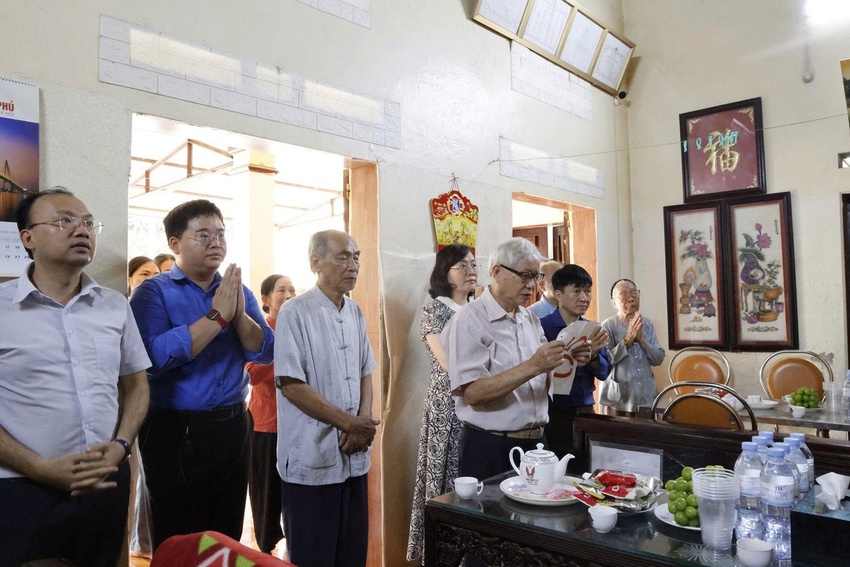 VPCP thăm hỏi, tri ân các gia đình thương binh, liệt sĩ