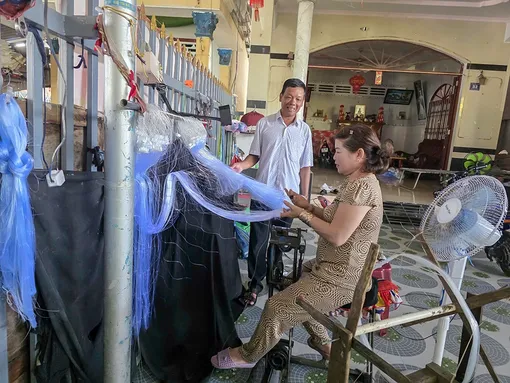 Học Bác, nói đi đôi với làm 