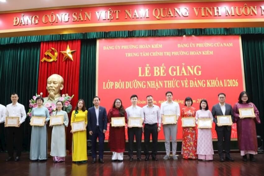 Tăng cường bồi dưỡng nhận thức về Đảng, vun đắp lý tưởng chính trị cho quần chúng ưu tú