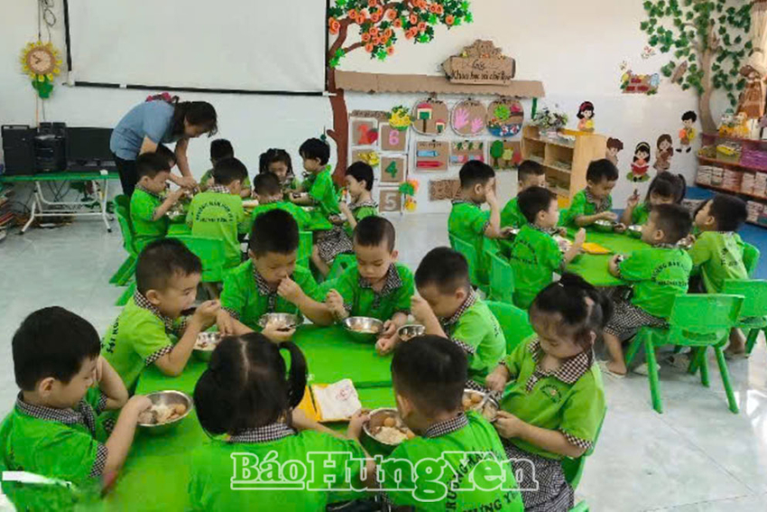 Bảo đảm an toàn bữa ăn bán trú cho trẻ mầm non