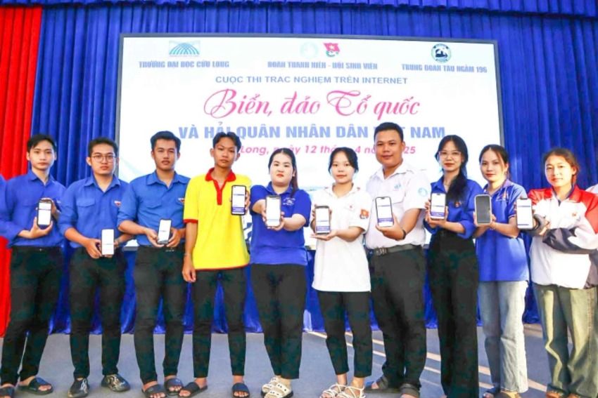 Bồi đắp lý tưởng cách mạng cho sinh viên