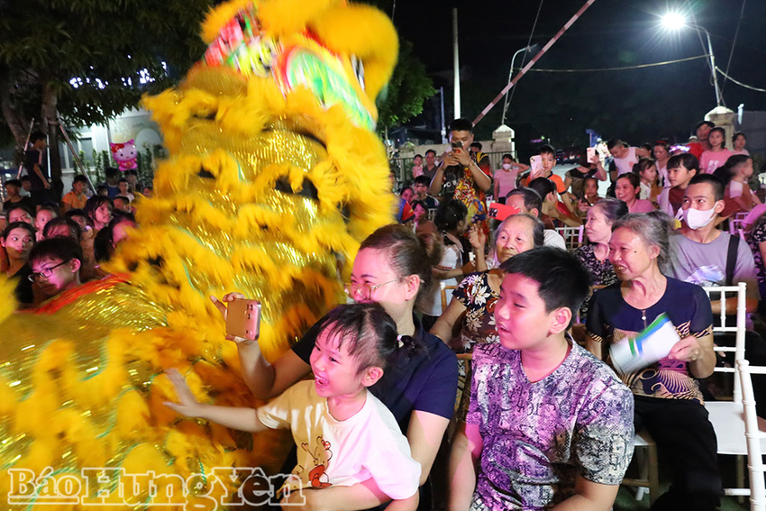 Tết Trung thu ấm áp cho bệnh nhân nhỏ tuổi