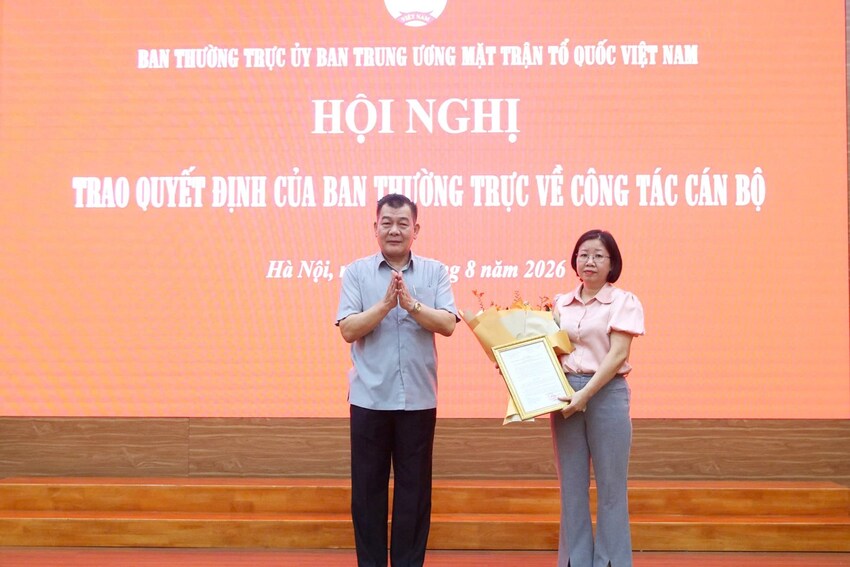 Bà Đinh Thị Thúy Ngân được điều động, bổ nhiệm giữ chức Phó Chánh Văn phòng Cơ quan UBTƯ MTTQ Việt Nam