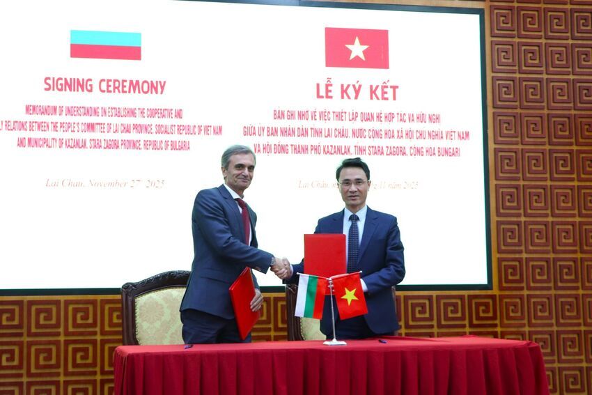 Ký kết Bản ghi nhớ về việc thiết lập quan hệ hợp tác hữu nghị giữa UBND tỉnh Lai Châu, nước Cộng hòa xã hội chủ nghĩa Việt Nam và Hội đồng thành phố Kazanlak, tỉnh Stara Zagora, Cộng hòa Bulgaria