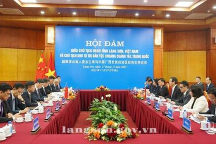 Chủ tịch UBND tỉnh Lạng Sơn hội đàm với Chủ tịch Khu tự trị dân tộc Choang Quảng Tây (Trung Quốc)