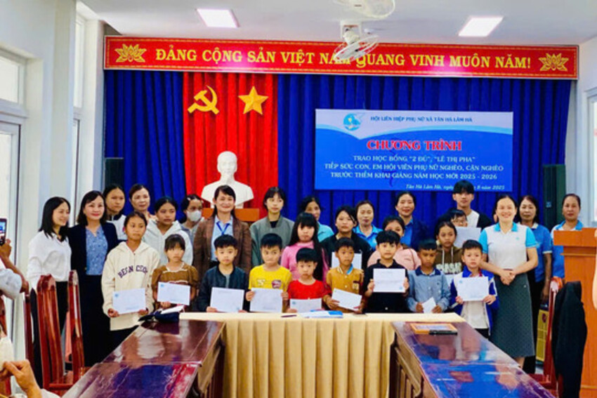 Học Bác từ những điều giản dị