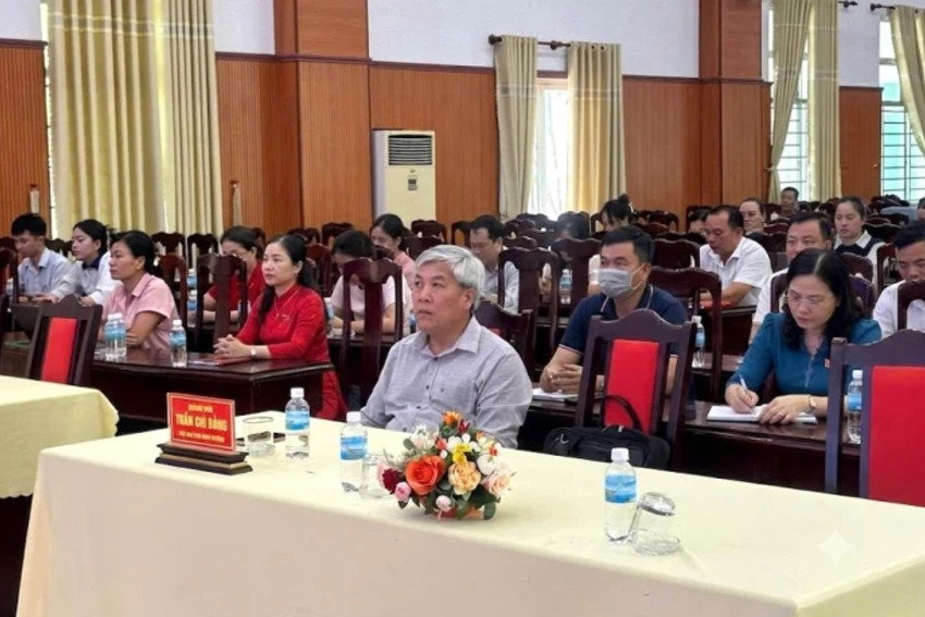 Phường Cam Ranh tập huấn kỹ năng số và sử dụng các hệ thống thông tin dùng chung