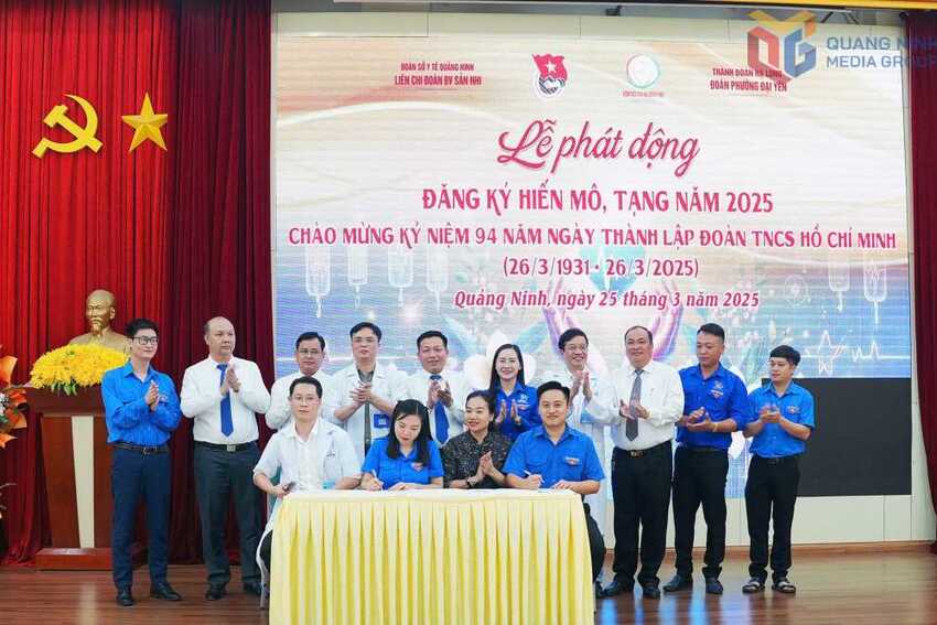 Hành trình thiện nguyện của những thầy thuốc trẻ