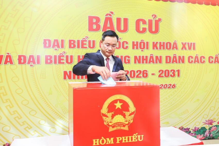 Hơn 2,1 triệu cử tri Đà Nẵng nô nức đi bỏ phiếu ngày hội non sông vào sáng 15/3
