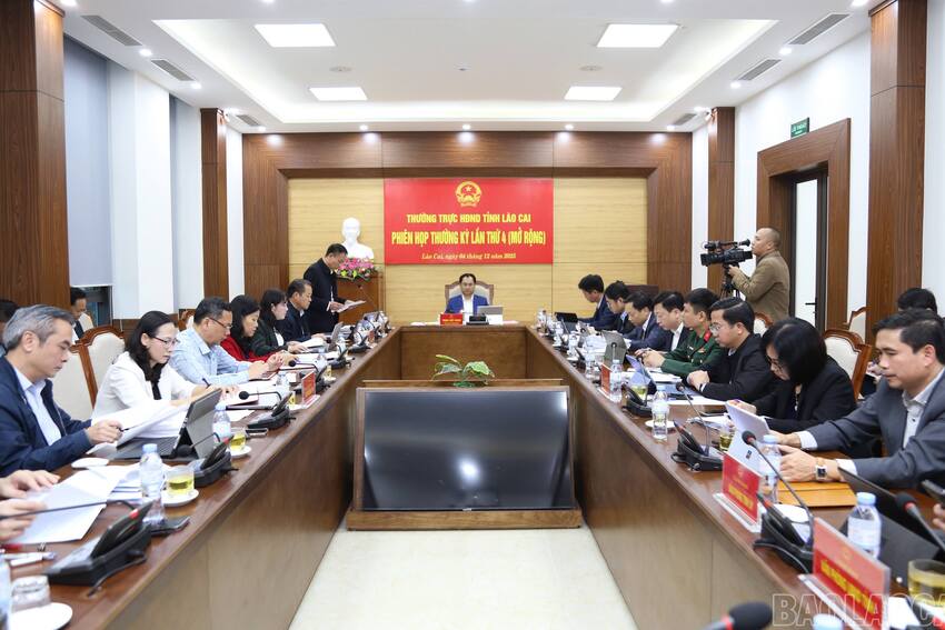 Bí thư Tỉnh ủy, Chủ tịch HĐND tỉnh Trịnh Việt Hùng: HĐND tỉnh sẽ truy vấn đến cùng đối với cơ quan chức năng về những nội dung đại biểu, cử tri quan tâm