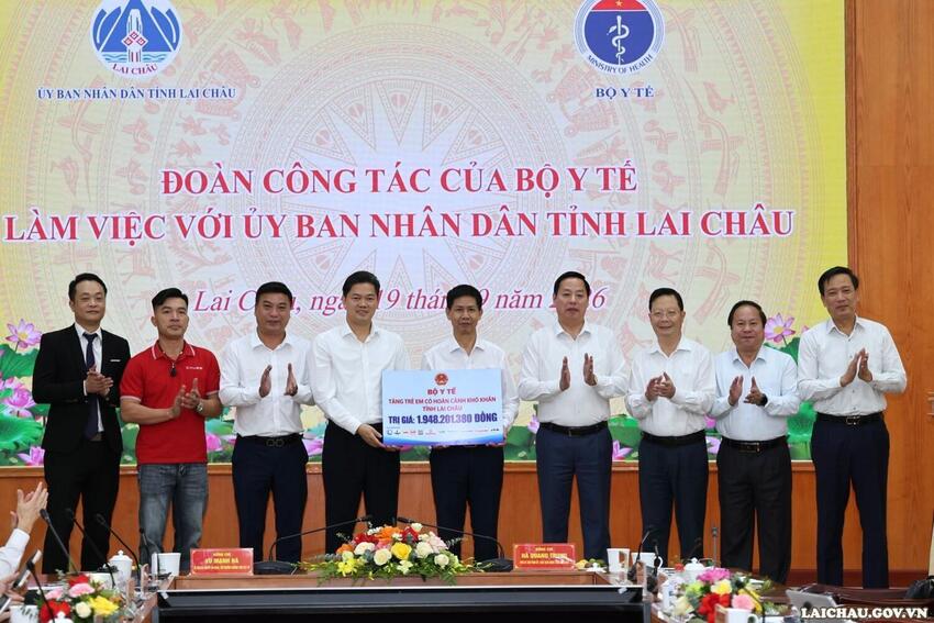 Đoàn công tác của Bộ Y tế làm việc với UBND tỉnh Lai Châu