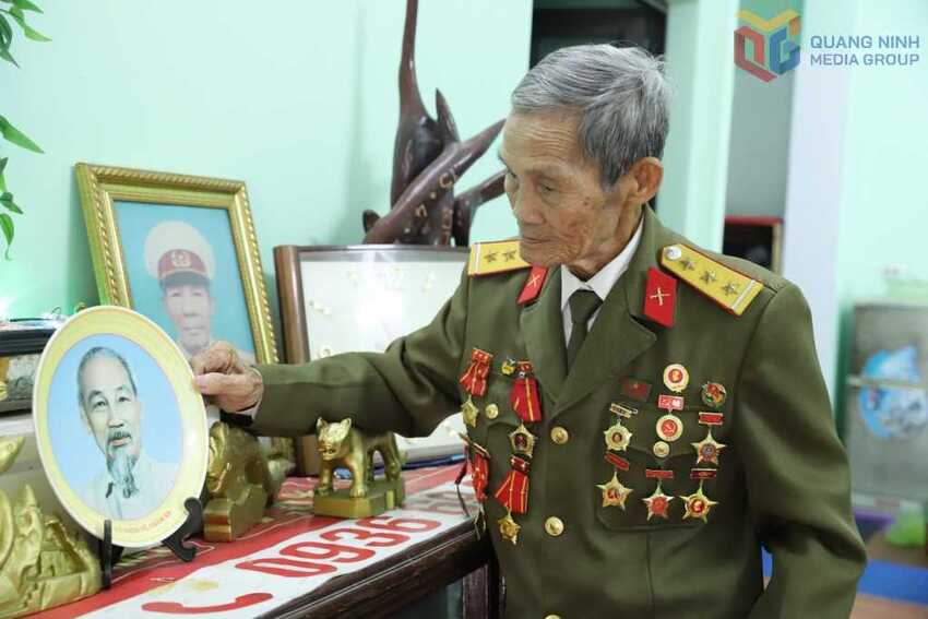 Ký ức và niềm tin theo Bác Hồ